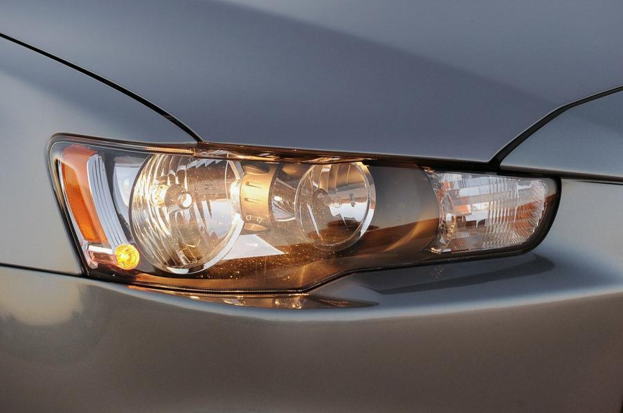  Mitsubishi Lancer Evolution X GSR 2013 года  (фото 2 из 43)